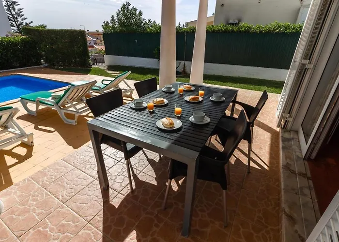 300m From - By Algarkasa 빌라