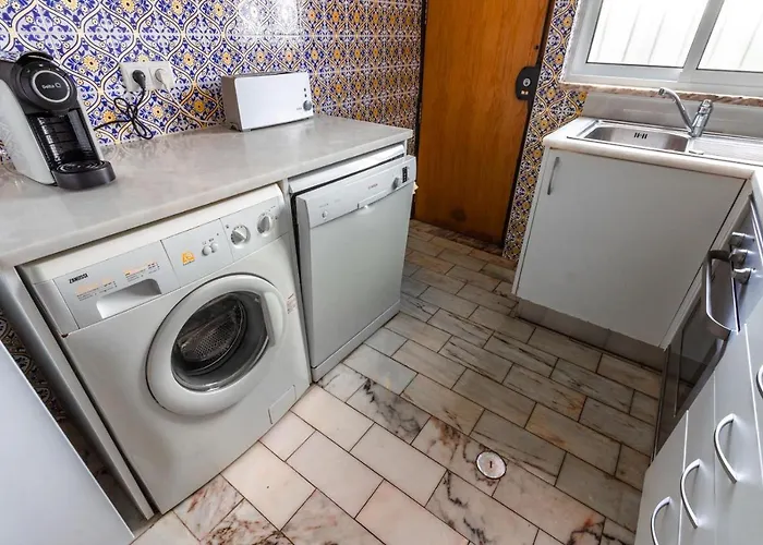 300m From - By Algarkasa 빌라