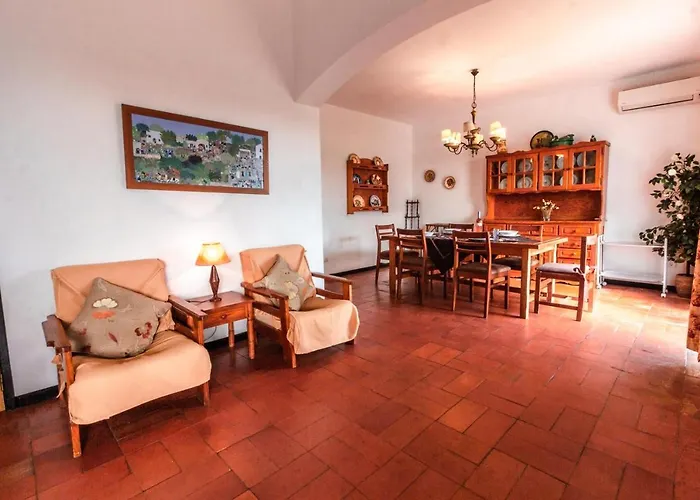 빌라 300m From - By Algarkasa